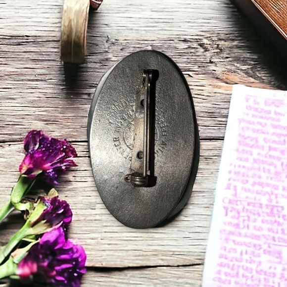 Vintage | 1970s Aitkens Pewter Engraved Fiddlehead Design Oval Brooch - Picture 3 of 4